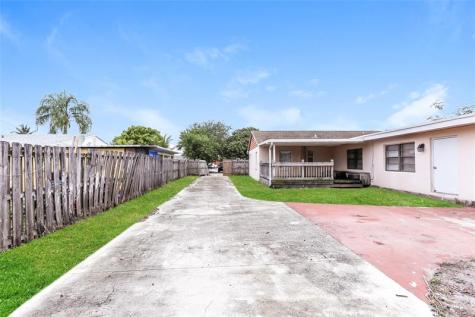 2903 Apalachee Road West Palm Beach FL 33406