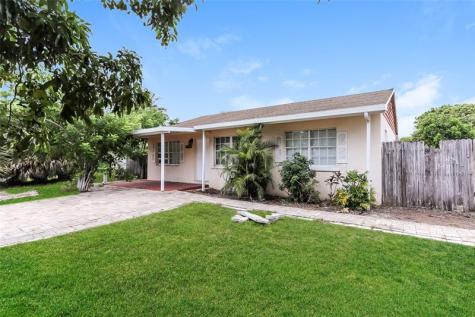 2903 Apalachee Road West Palm Beach FL 33406