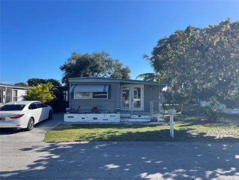 1670 SW 84th Avenue Davie FL 33324