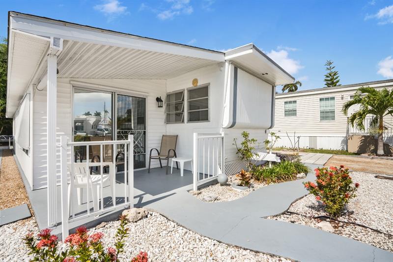 8573 SW 16th Street Davie FL 33324