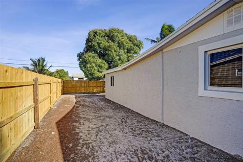 171 Ocean Parkway Boynton Beach FL 33435
