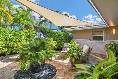 1616 SE 4th Street Deerfield Beach FL 33441