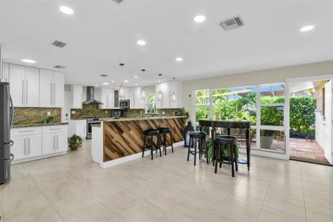 1616 SE 4th Street Deerfield Beach FL 33441