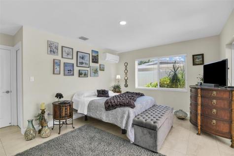 1616 SE 4th Street Deerfield Beach FL 33441
