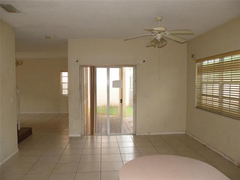 958 NW 127th Avenue Coral Springs FL 33071