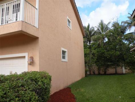 958 NW 127th Avenue Coral Springs FL 33071