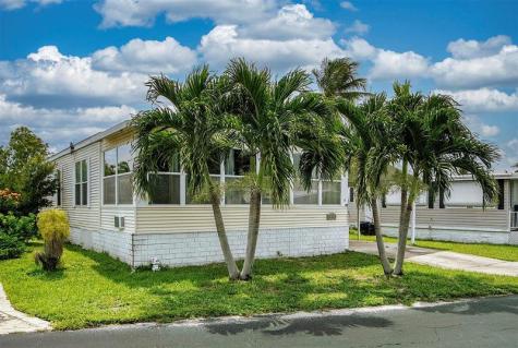 809 Putter Place Pompano Beach FL 33069