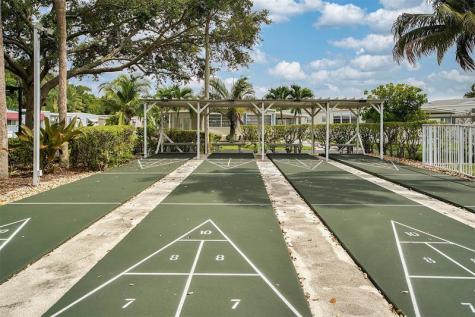 809 Putter Place Pompano Beach FL 33069