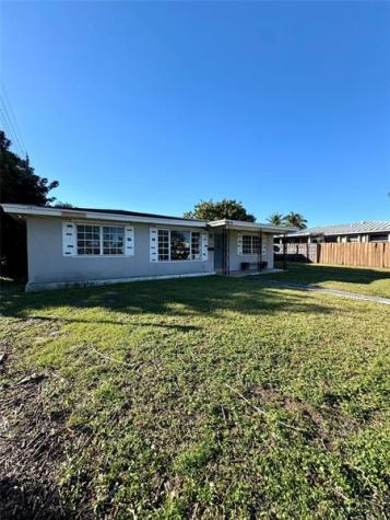 1212 S 26th Avenue Hollywood FL 33020