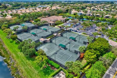 8266 Sandpiper Glen Drive Lake Worth FL 33467