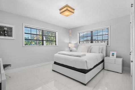 5613 Madison Street Hollywood FL 33023