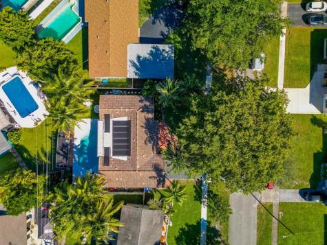 5613 Madison Street Hollywood FL 33023
