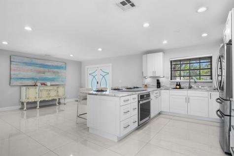 5613 Madison Street Hollywood FL 33023