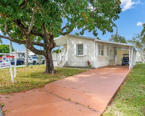 8531 SW 20th Court Davie FL 33324