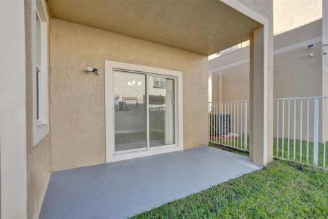 869 NW 127th Avenue Coral Springs FL 33071