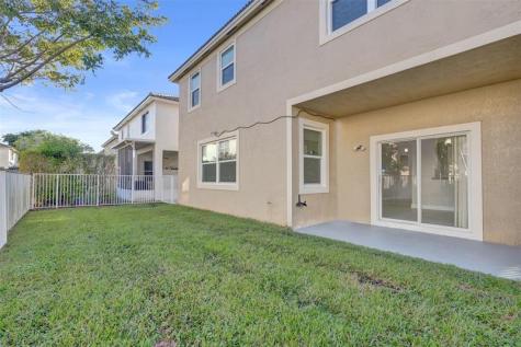869 NW 127th Avenue Coral Springs FL 33071