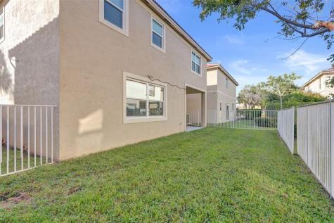 869 NW 127th Avenue Coral Springs FL 33071