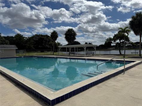 8212 NW 74th Terrace Tamarac FL 33321