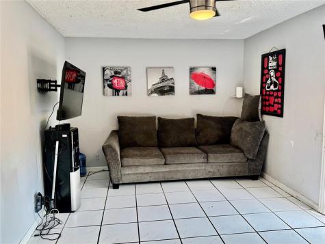 8212 NW 74th Terrace Tamarac FL 33321
