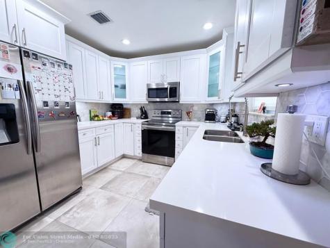 2340 N 58th Terrace Hollywood FL 33021