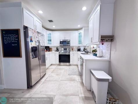 2340 N 58th Terrace Hollywood FL 33021