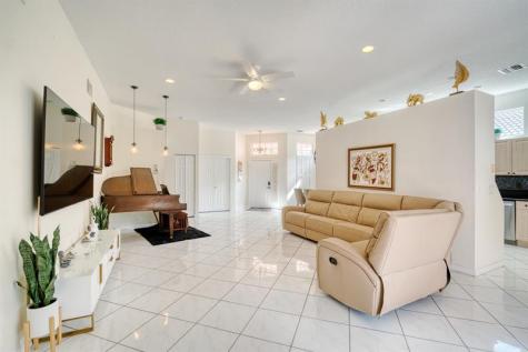 2824 Waters Edge Circle Greenacres FL 33413