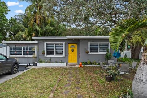 5829 Hayes Street Hollywood FL 33021