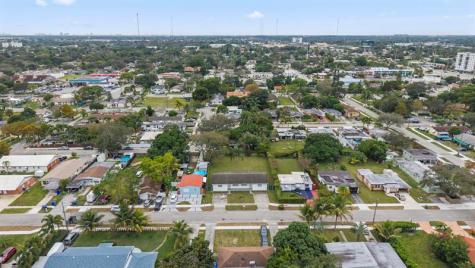 5829 Hayes Street Hollywood FL 33021
