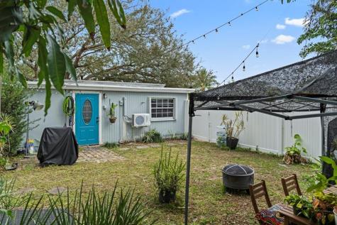 5829 Hayes Street Hollywood FL 33021