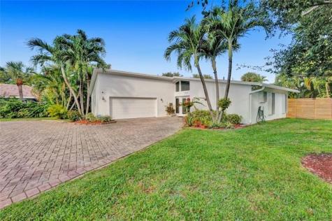 2525 SE 7th Drive Pompano Beach FL 33062