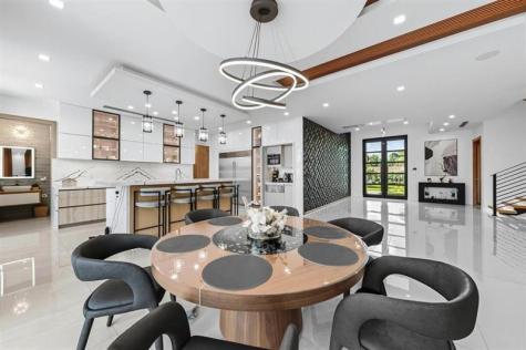 2581 NE 50th Street Lighthouse Point FL 33064