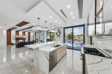 2581 NE 50th Street Lighthouse Point FL 33064