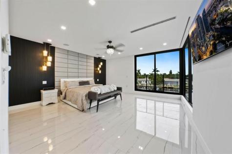 2581 NE 50th Street Lighthouse Point FL 33064