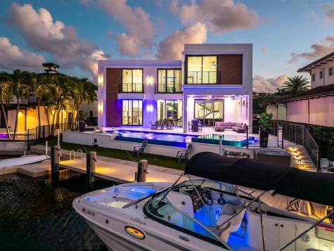 2581 NE 50th Street Lighthouse Point FL 33064
