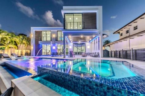 2581 NE 50th Street Lighthouse Point FL 33064