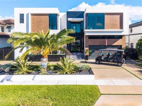 2581 NE 50th Street Lighthouse Point FL 33064