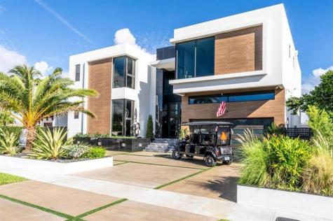 2581 NE 50th Street Lighthouse Point FL 33064