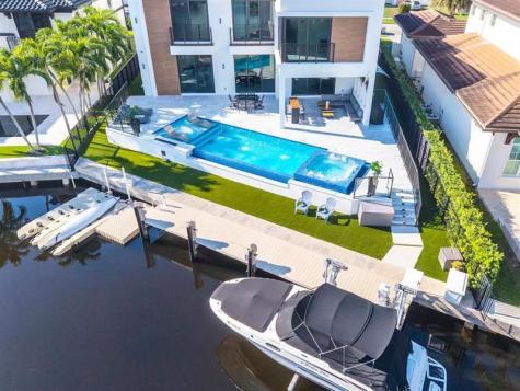 2581 NE 50th Street Lighthouse Point FL 33064