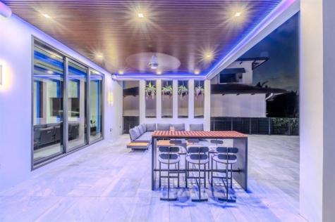 2581 NE 50th Street Lighthouse Point FL 33064