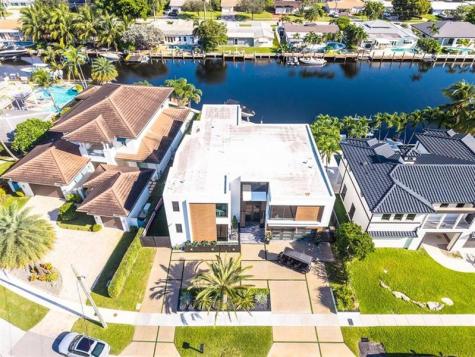 2581 NE 50th Street Lighthouse Point FL 33064