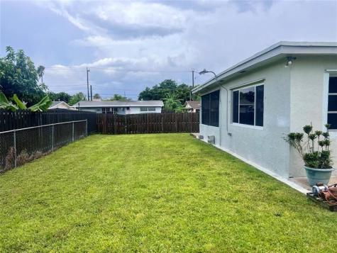8361 NW 27th Place Sunrise FL 33322