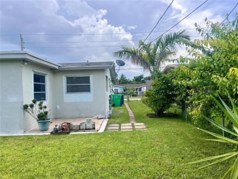 8361 NW 27th Place Sunrise FL 33322