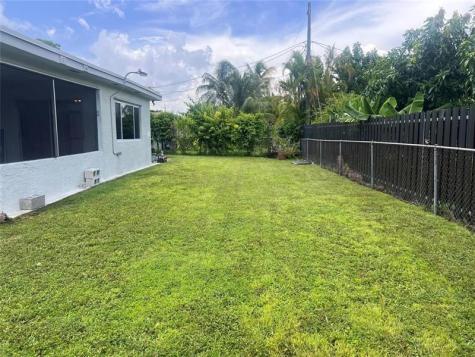 8361 NW 27th Place Sunrise FL 33322