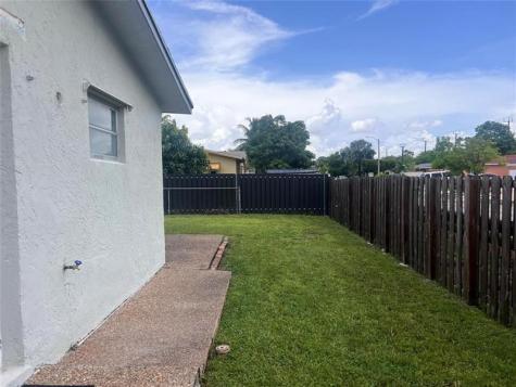 8361 NW 27th Place Sunrise FL 33322