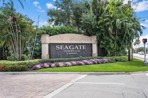 4877 Pineview Circle Delray Beach FL 33445