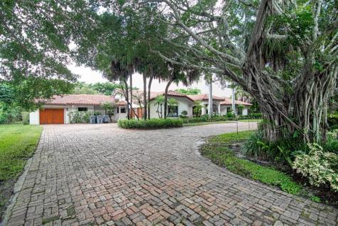8208 Twin Lake Drive Boca Raton FL 33496