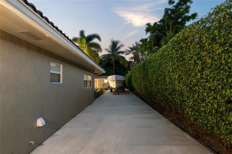 112 SW 24th Avenue Boynton Beach FL 33435