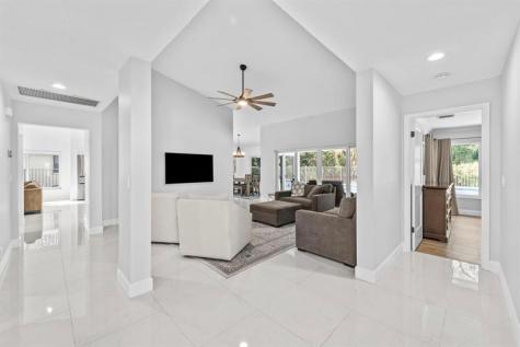 1695 Lakeshore Circle Weston FL 33326