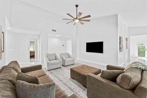 1695 Lakeshore Circle Weston FL 33326