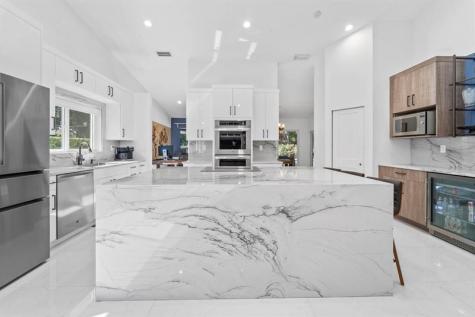 1695 Lakeshore Circle Weston FL 33326